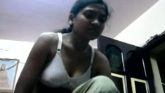 Indian chick shows off big boobs